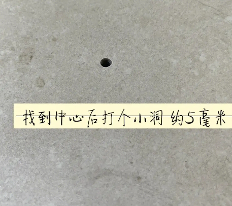 新巴尔虎左瓷砖空鼓维修公司专业解答在瓷砖铺贴过程中，如果砂料搅拌不均匀，将会带来以下问题